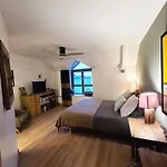 La Ligne Bed & Breakfast 3*